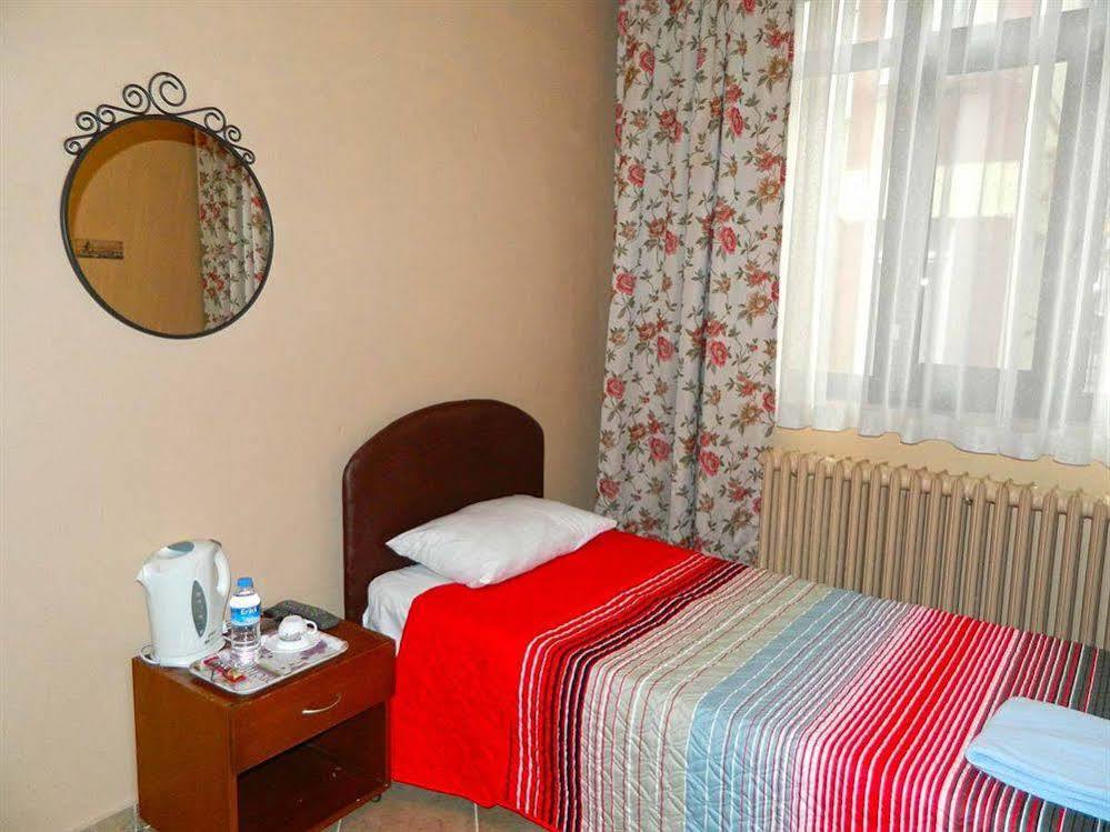 Rueyam Hotel Istanbul Exterior photo